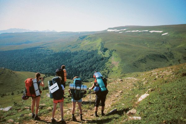 Où séjourner en Toscane pour des vacances avec des cours de sculpture sur marbre et des visites de carrières?